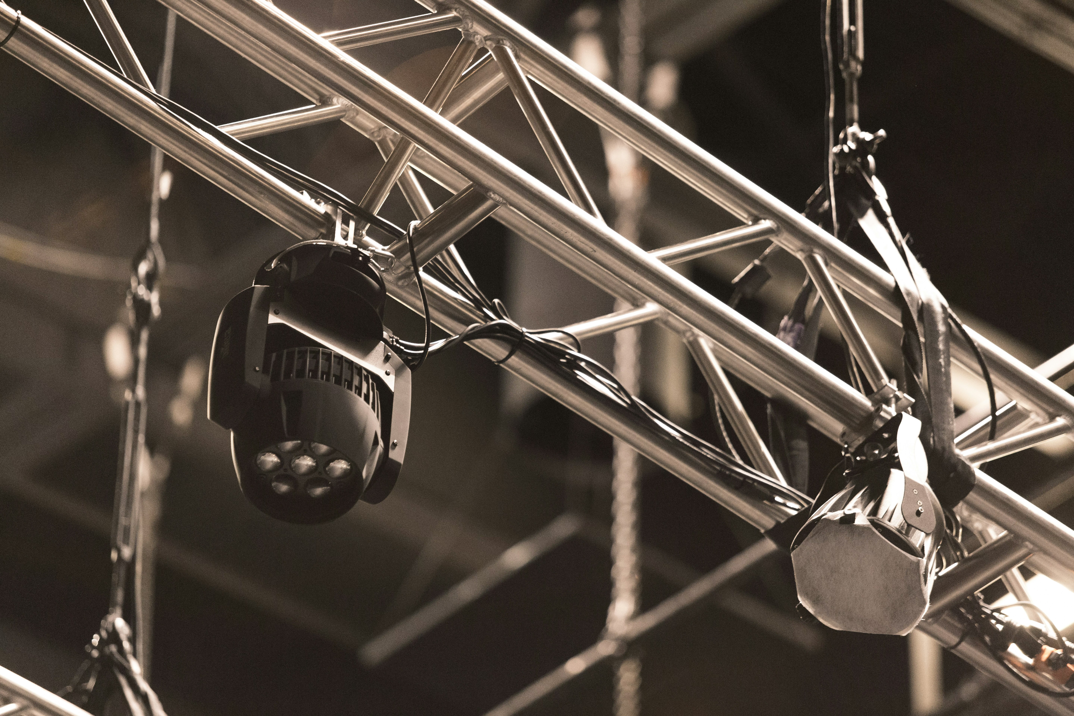 ИНЖЕНЕРНЫЕ И ВСПОМОГАТЕЛЬНЫЕ СИСТЕМЫ